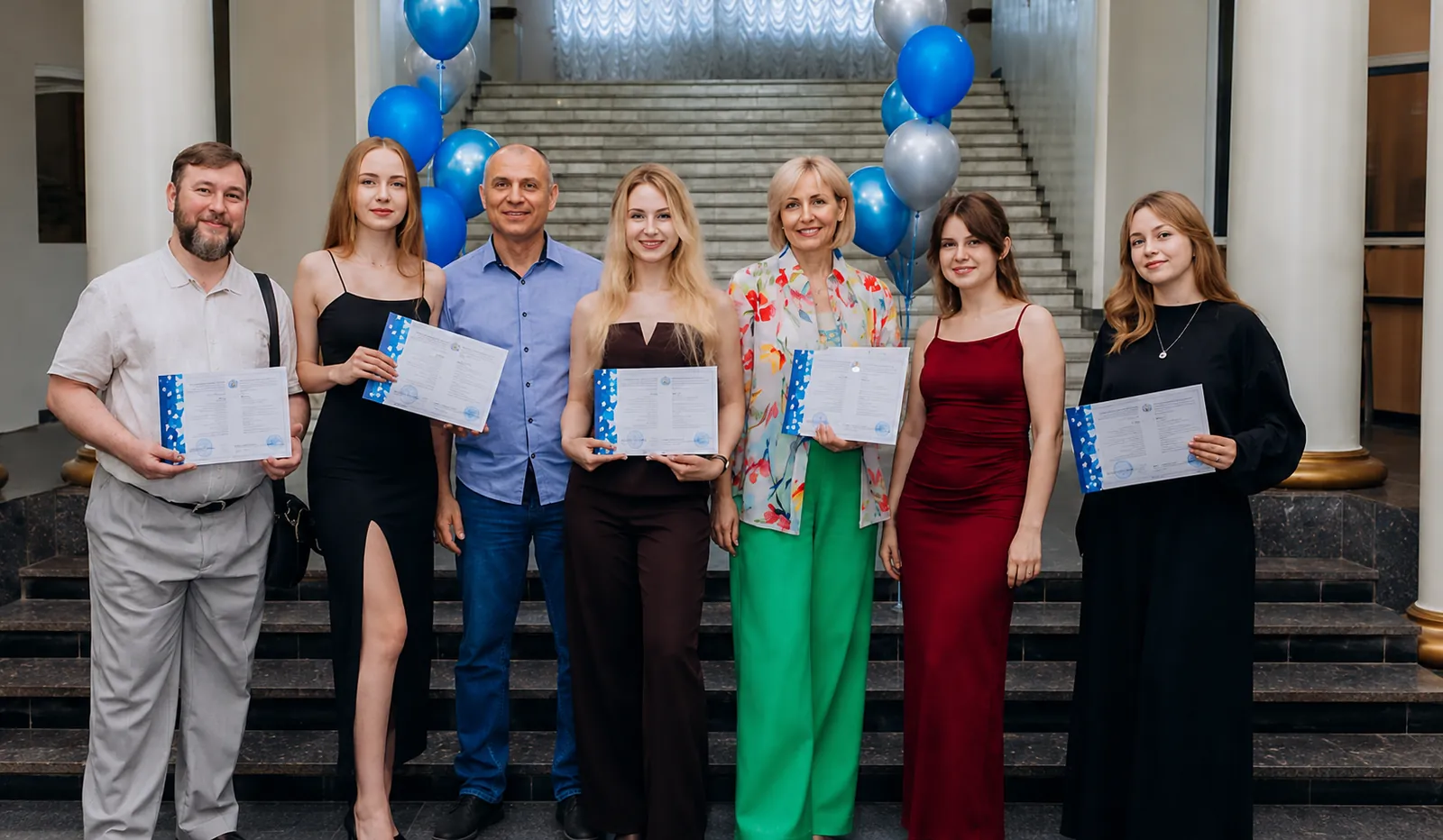Урочисте вручення дипломів студентам і викладачам